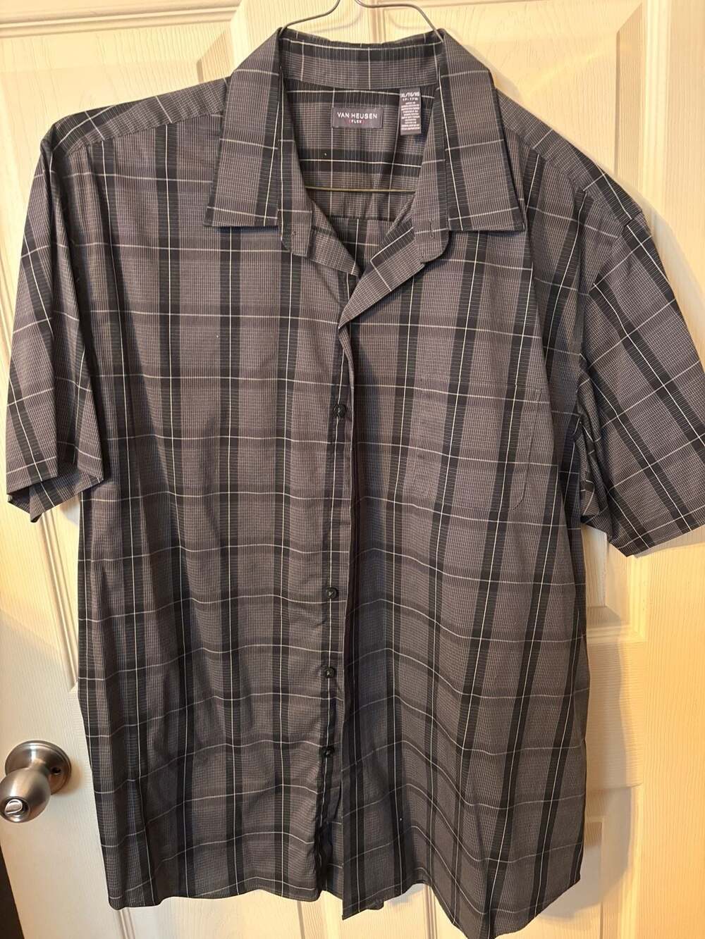 Van Heusen Flex Men's XL Short Sleeve Plaid Microfiber Button Down Shirt